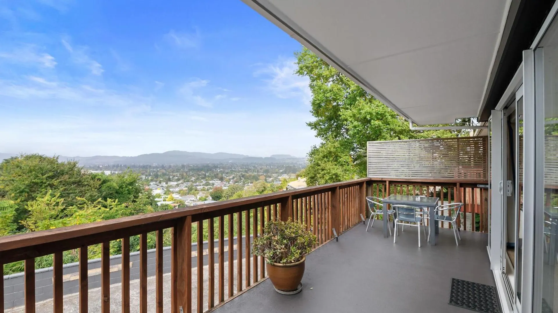 Skyline Staycation - Rotorua Holiday Home New Zealand