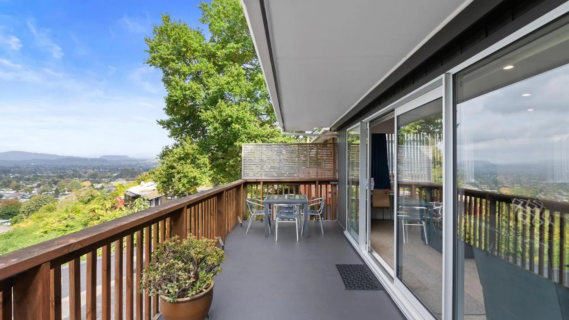 Skyline Staycation - Rotorua Holiday Home